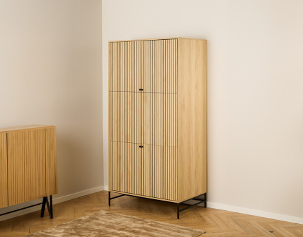 Armoire dressing avec 7 étagères et penderie bois et pieds métal Marc