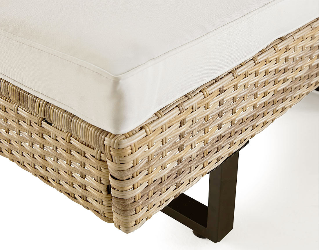 Salon de jardin d’angle en résine beige et grise 5 places coussins gris clair et table incluse Sashi