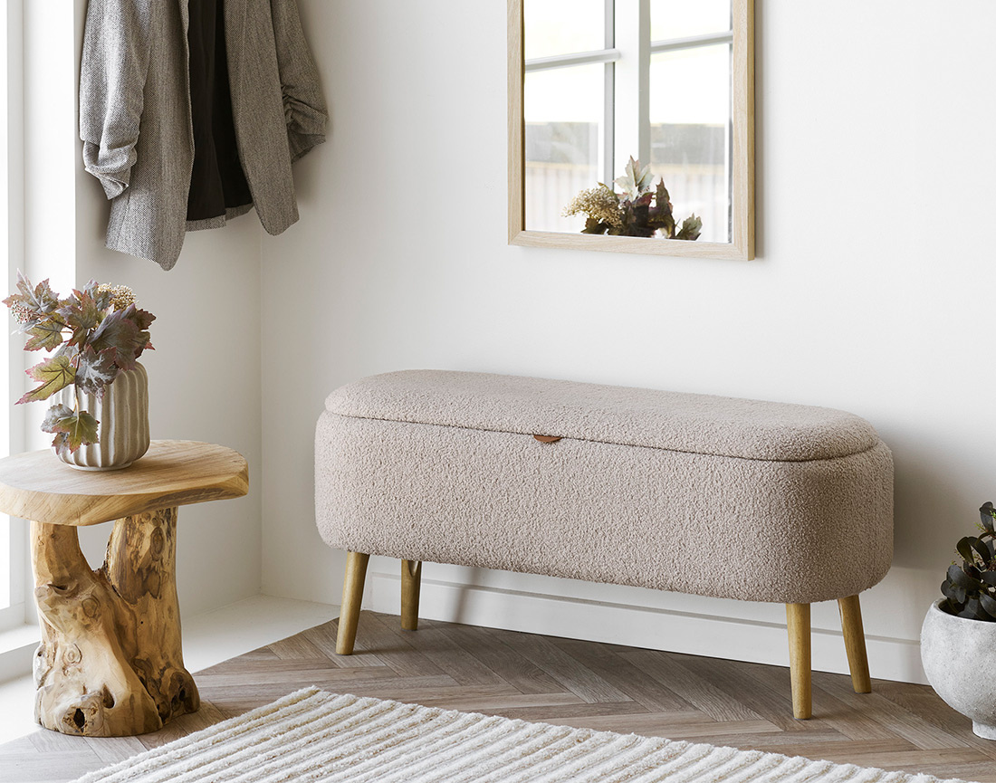 Pouf avec rangements en FSC® 100% en tissu bouclette Karen