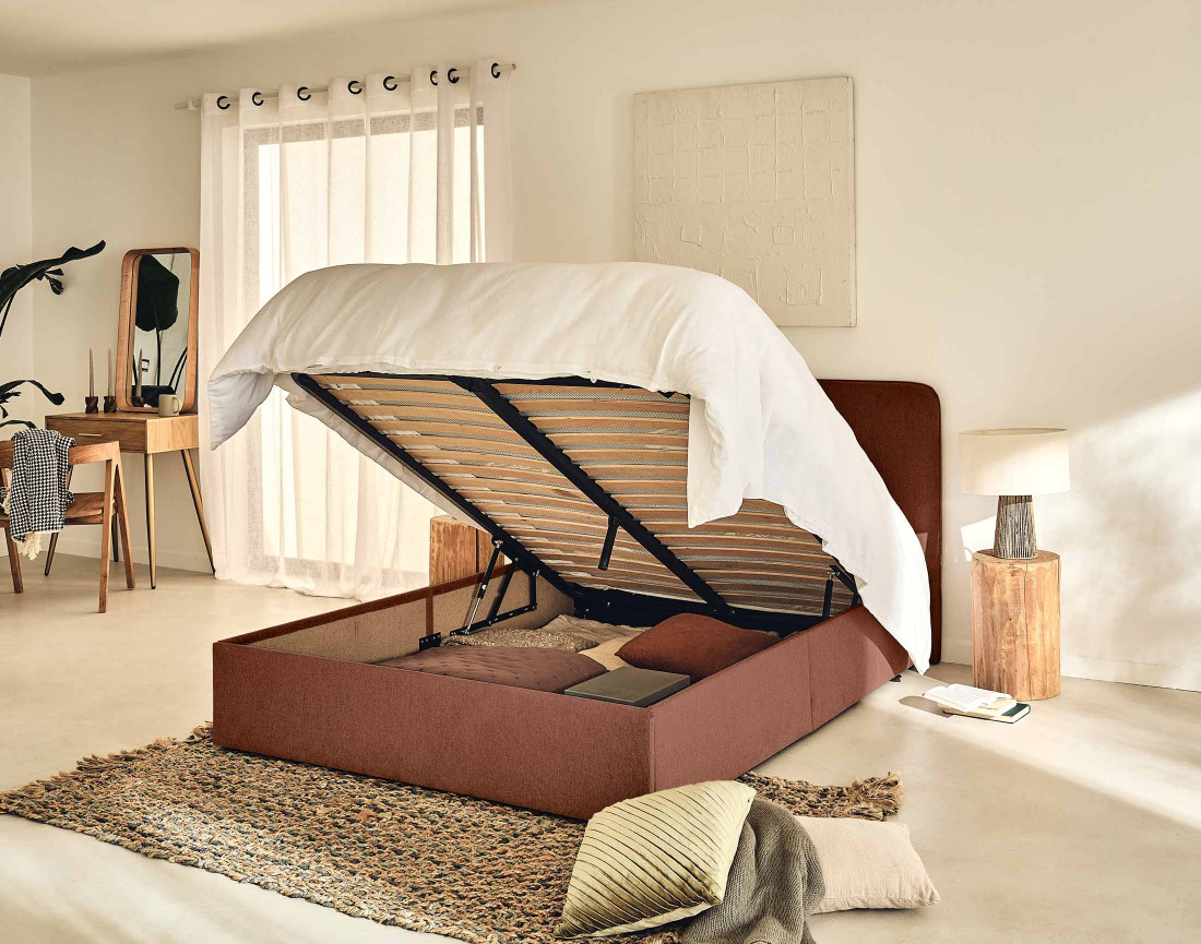 Lit coffre 140x190 cm avec sommier inclus en tissu Goyave