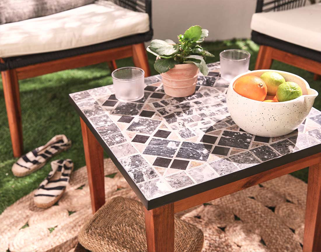 Izao - salon bas de jardin 2 places + table mosaïque - en corde noir et bois - coussins beiges