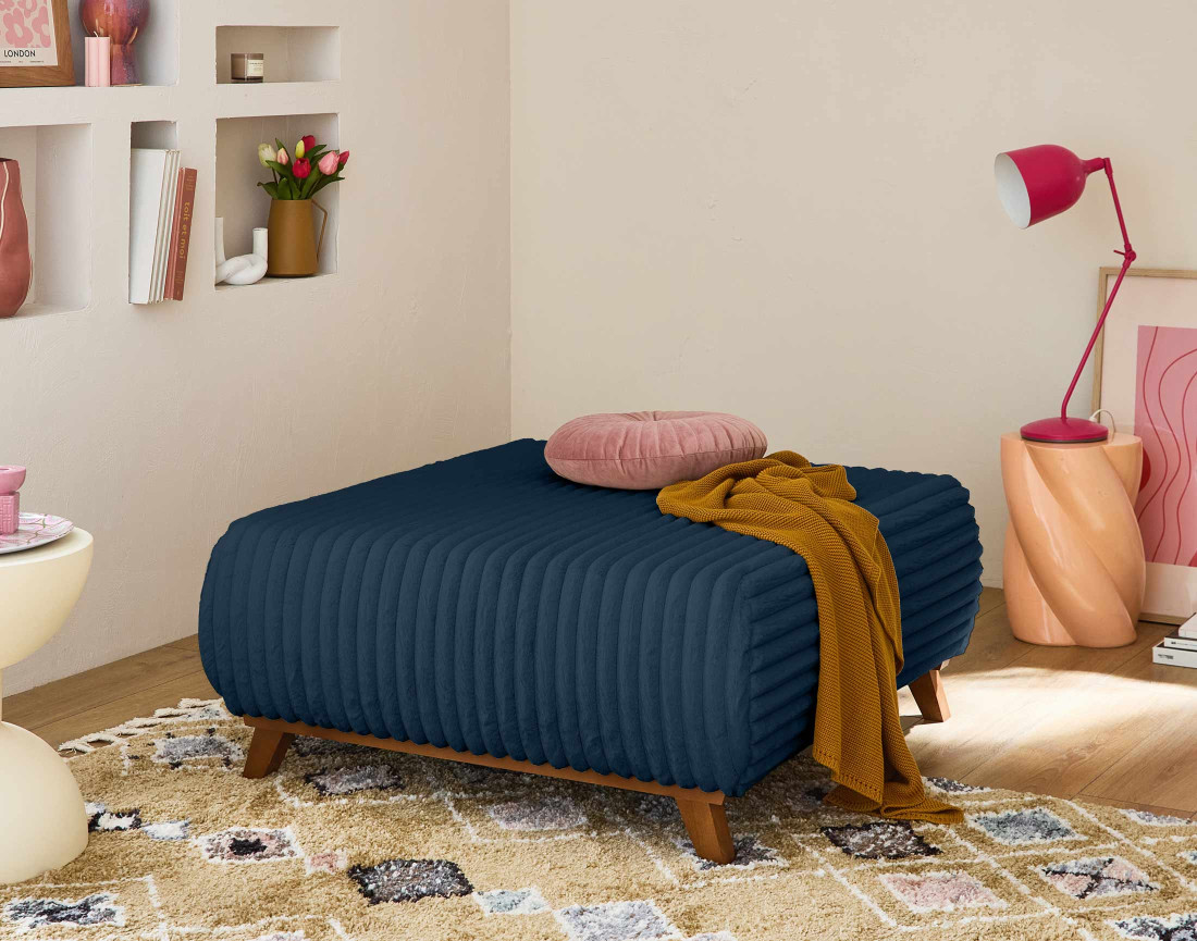 Canapé 3 places convertible avec coffre et grand pouf en fausse fourrure côtelée Cristal