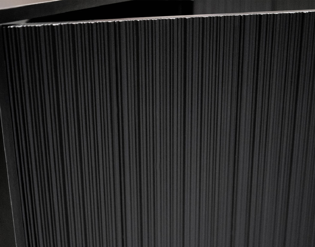 Buffet 2 portes noir et pieds dorés  2 portes 104cm Velloso