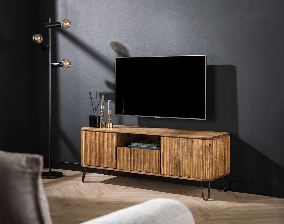 Meuble TV bois et noir 2 portes, 1 tiroir et 1 niche 135 cm Delhi