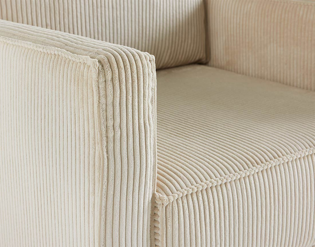 Fauteuil en velours côtelé avec pieds hauts Charlie