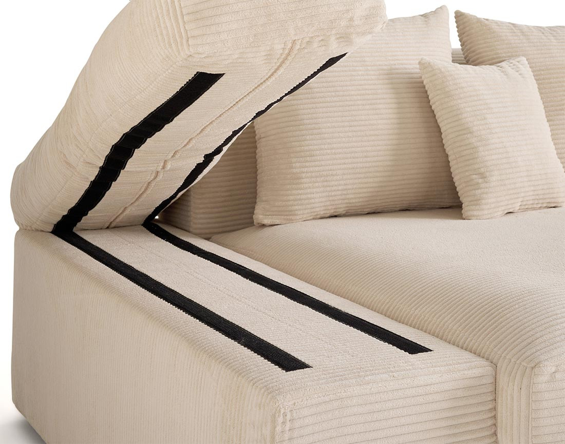 Canapé 4 places avec une assise profonde en velours côtelé