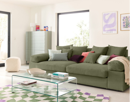 Canapé 4 places avec une assise profonde en velours côtelé