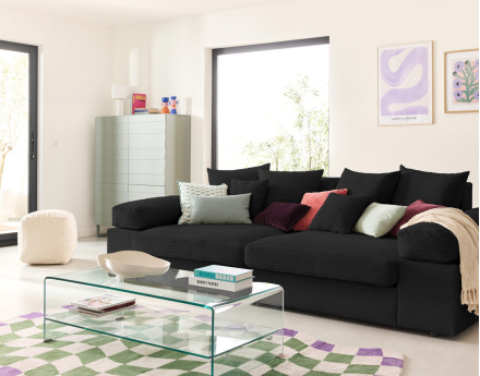 Canapé 4 places avec une assise profonde en velours côtelé