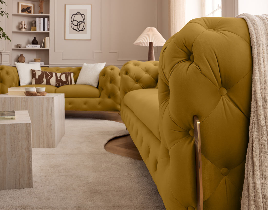 Canapé 2 places chesterfield en velours pieds en métal doré Camden