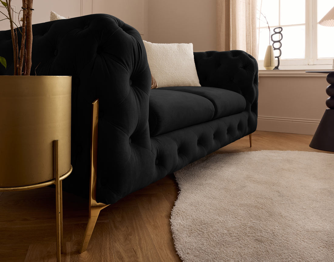 Canapé 2 places chesterfield en velours pieds en métal doré Camden