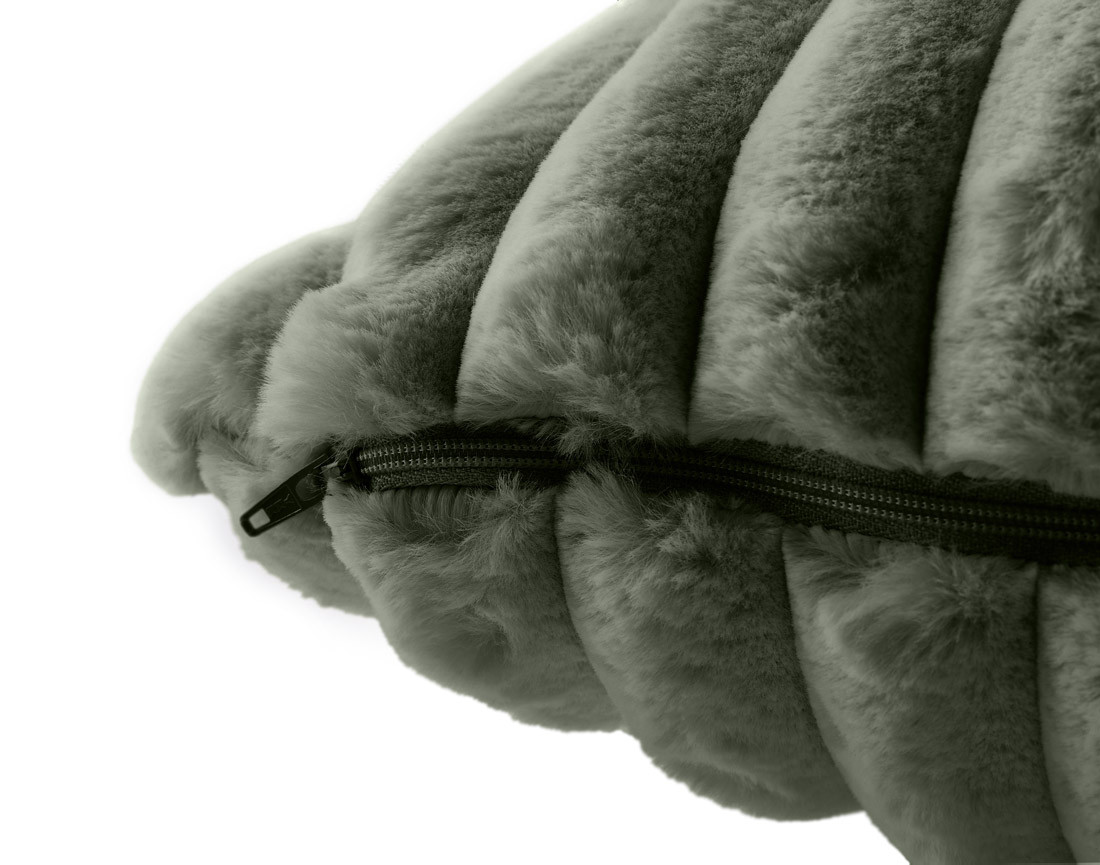 Coussin en fausse fourrure côtelé 60x60 cm Sierra