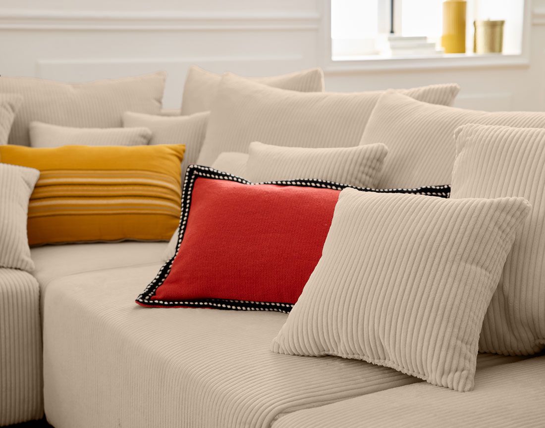 Edinburg - canapé modulable panoramique 8 places - en velours côtelé Lisa Design