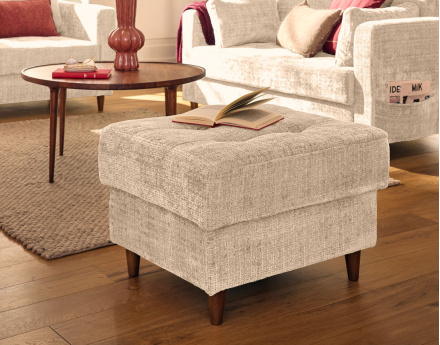 Pouf en velours texturé pieds en bois Anna