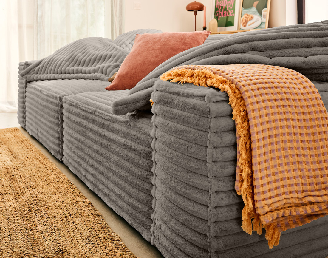 Canapé droit 3 places avec double méridienne en fausse fourrure côtelée Richie