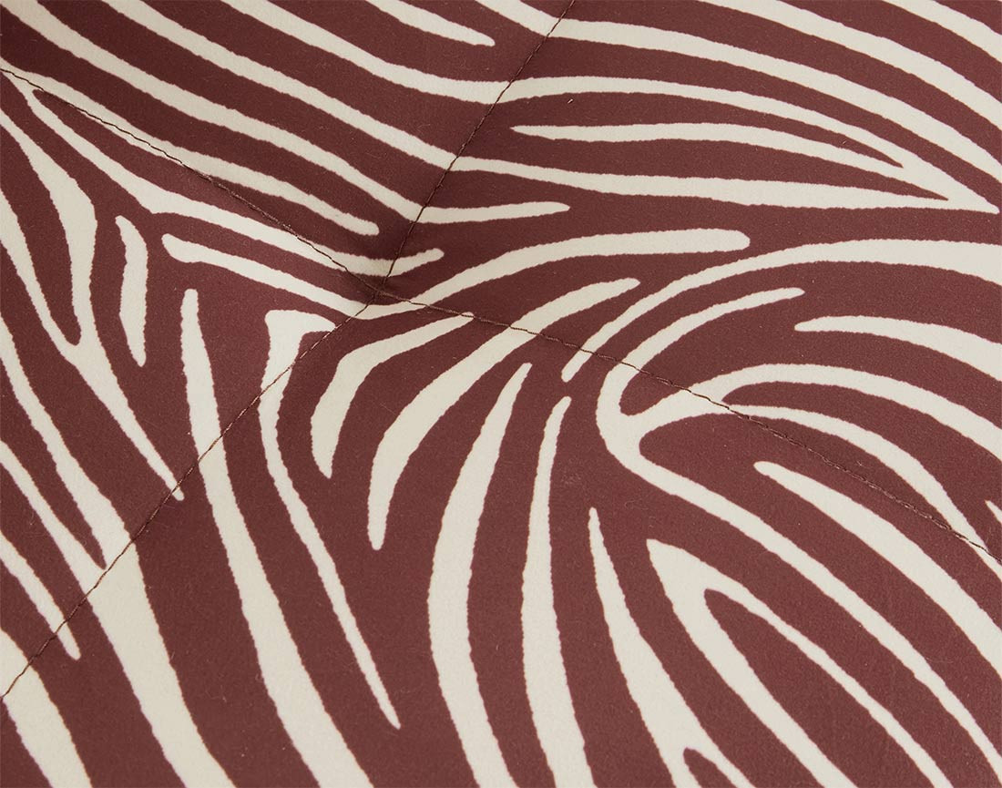 Fauteuil zèbre en velours Rune