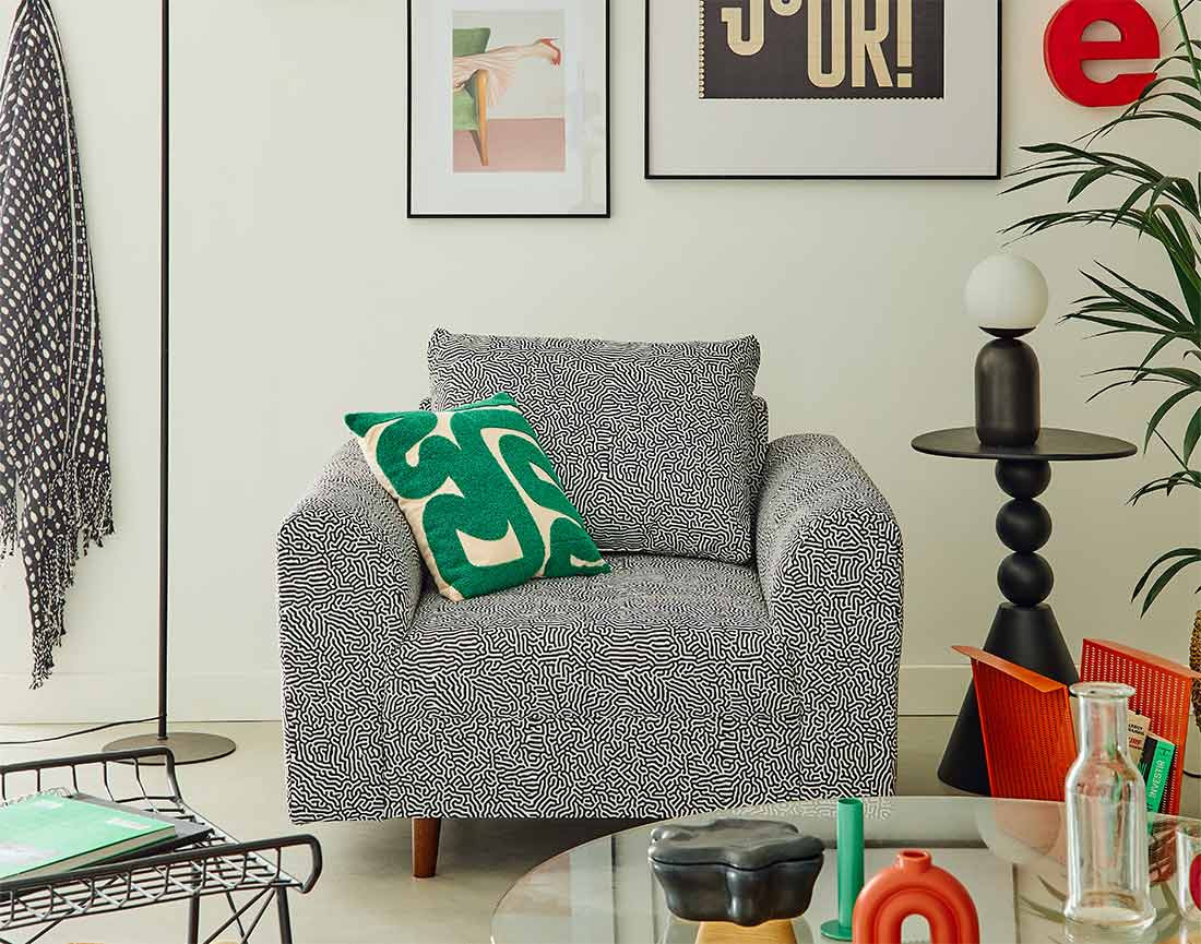 Fauteuil motif graphique en velours Rune