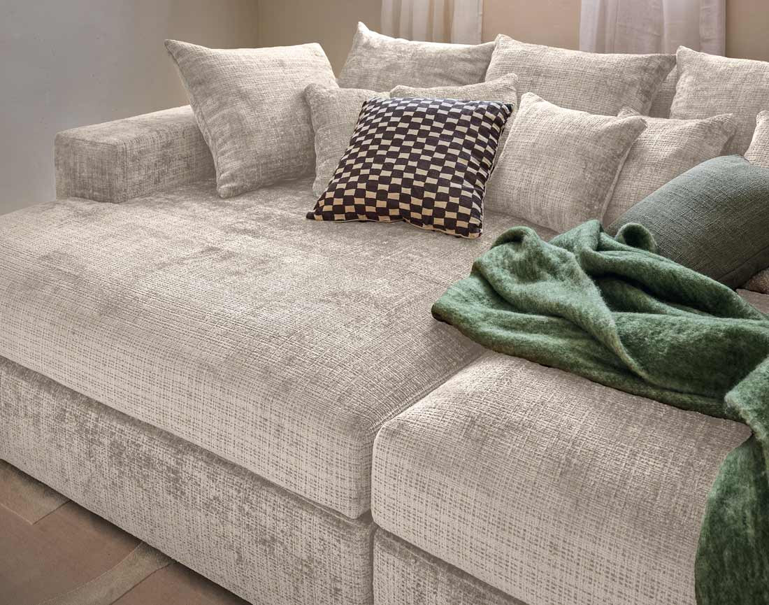 Canapé droit 4 places avec double méridienne en velours texturé Collins