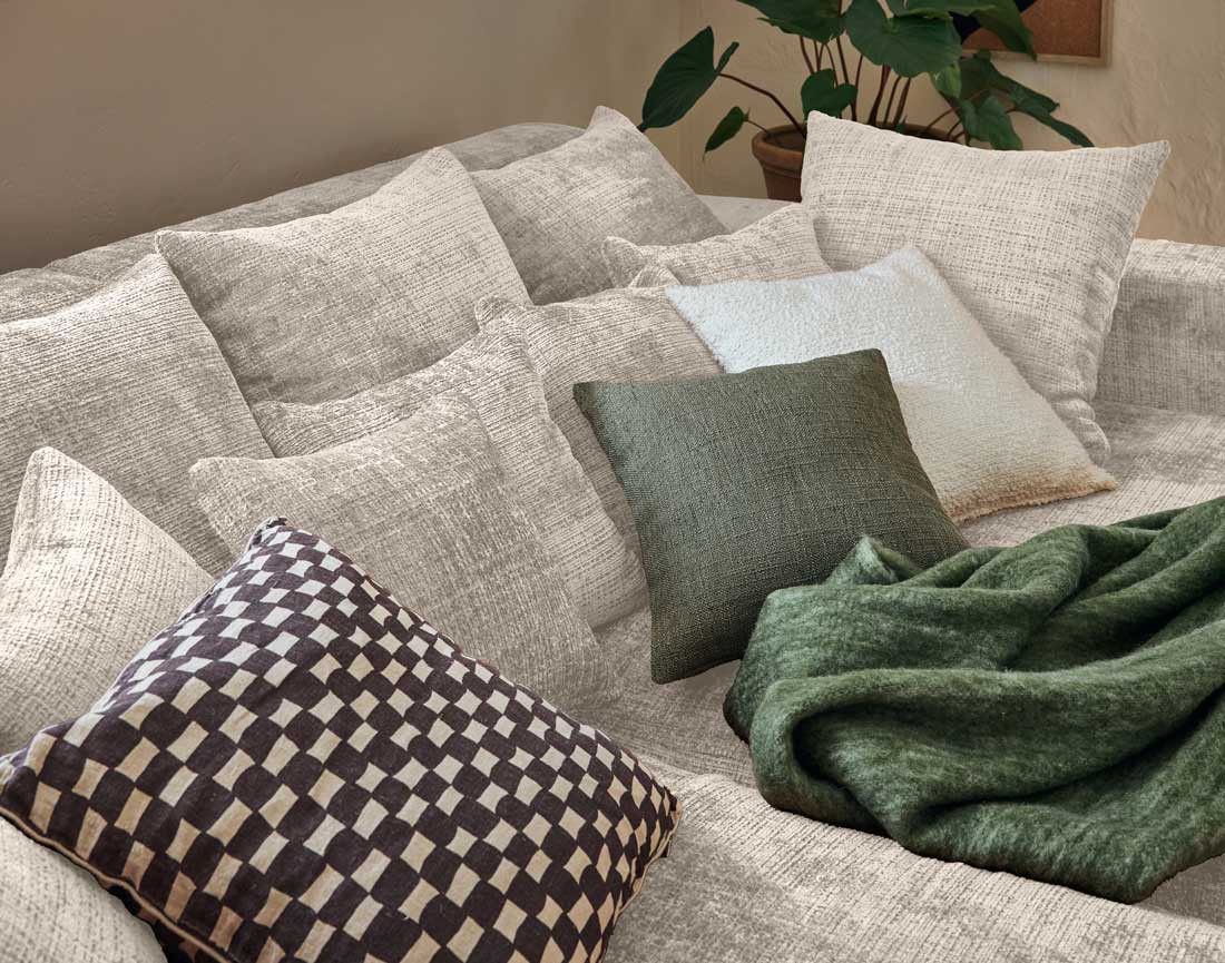 Canapé droit 4 places avec double méridienne en velours texturé Collins