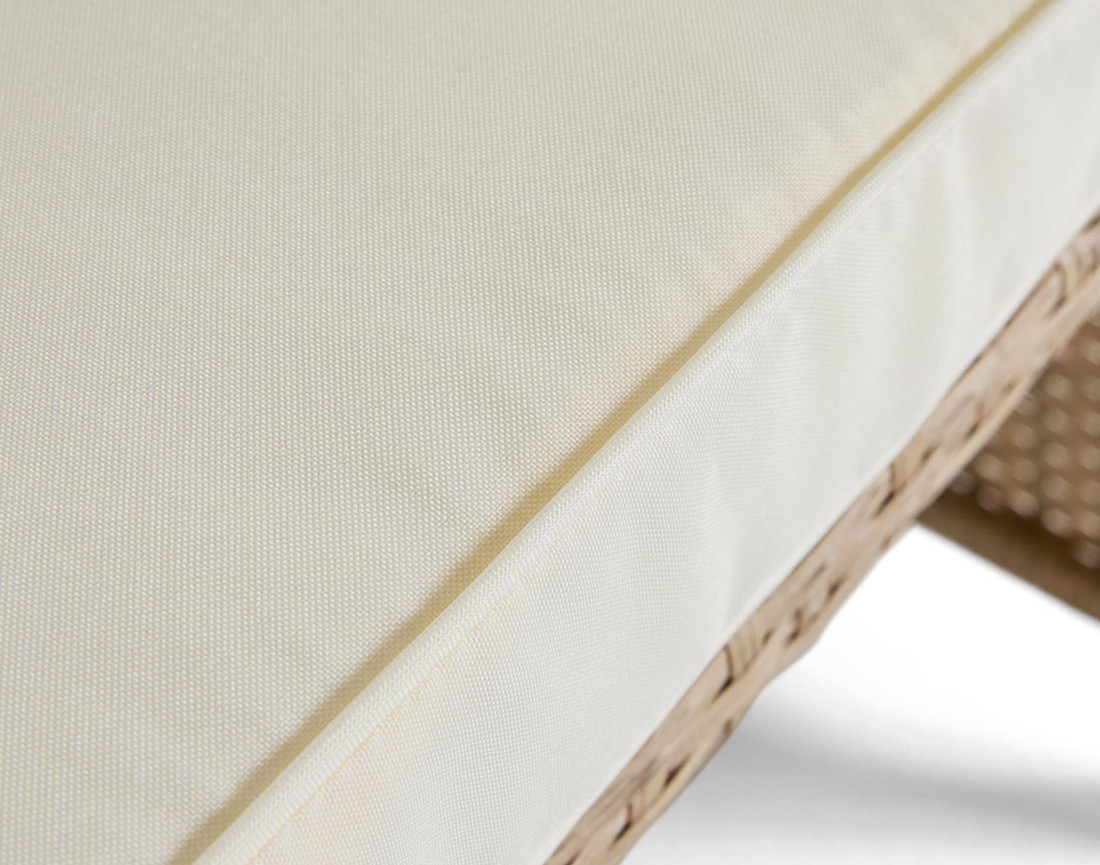 Salon de jardin encastrable en résine tressé beige 12 places coussins beige et housse de protection Cuba