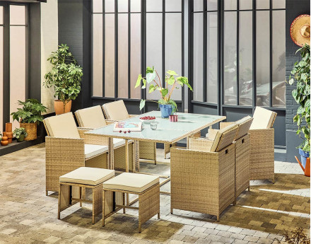 Salon de jardin encastrable en résine tressée beige 10 places coussins beige avec housse de protection Fira