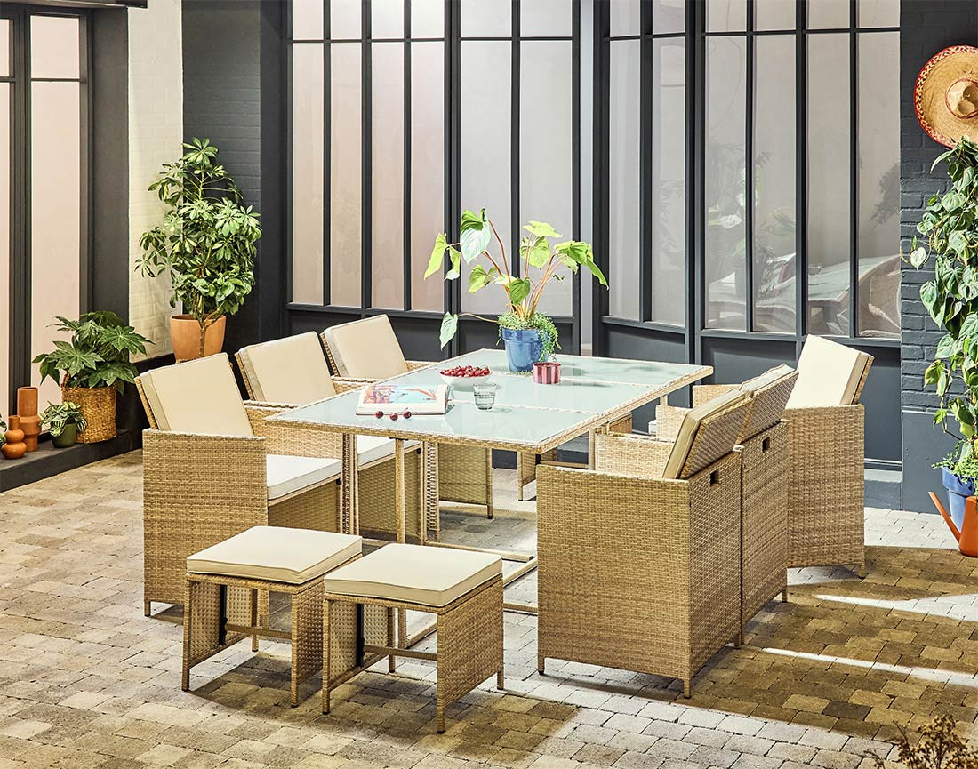 Salon de jardin encastrable en résine tressée beige 10 places coussins beige avec housse de protection Fira