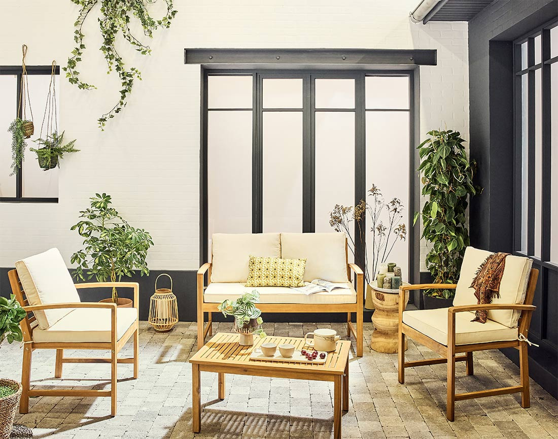 Salon de jardin en bois massif d'acacia 4 places coussins beige Kaili